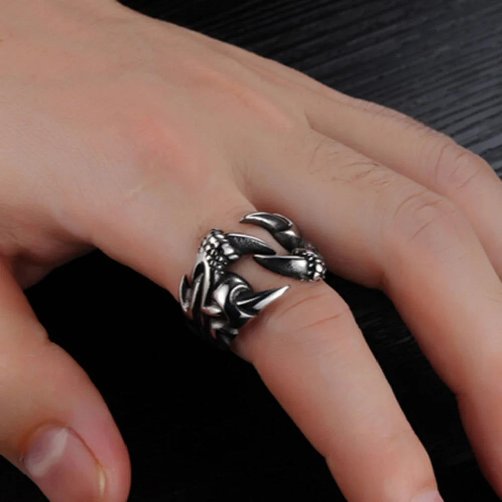 Dragon Claw Heart Ring — Stainless Steel Punk Chrome